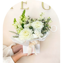 Load image into Gallery viewer, Brisbane Online Florist, Brisbane Best Florist, Florist Brisbane, Deliver Flower Brisbane