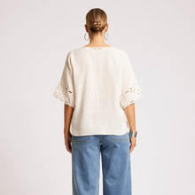 Load image into Gallery viewer, Maris Top White