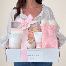 Load image into Gallery viewer, Warm Hugs Gift Hamper
