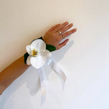 Load image into Gallery viewer, Orchid Wrist Corsage